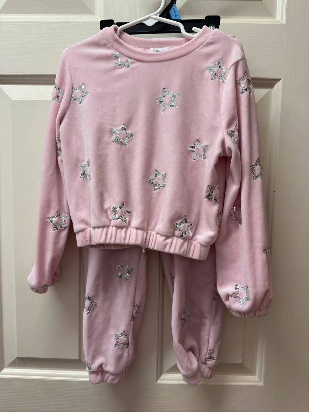 btween Light Pink Velvet Girls Two-Piece Lounge Set with Star Accents - Picture 1 of 8